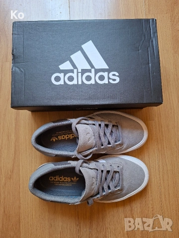 Нови оригинални маратонки Adidas естесвен велур, снимка 3 - Маратонки - 55164001