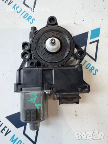 82450-J7015 моторче предно ляво за ел. стъклоповдигач от Kia XCeed (CD) 1.5 T-GDI двигател G4LH