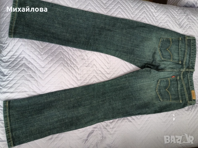 Дамски дънки Levis, снимка 4 - Дънки - 54390129