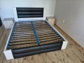 Продавам Спалня без Матрак и Подматрачна рамка + 2бр.Нощни Шкафчета , снимка 1