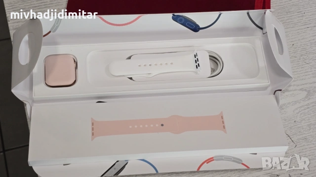 Смарт часовник Apple Watch 6 40mm, снимка 2 - Дамски - 54790406