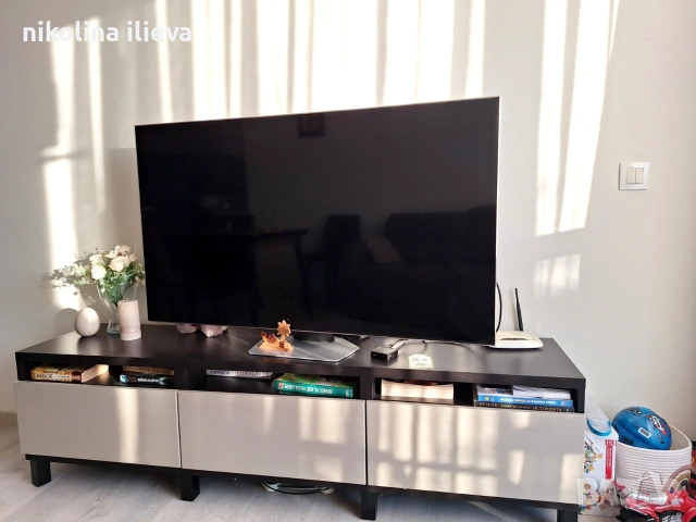 Tелевизор Samsung UE50AU8072UXXH – за части или ремонт