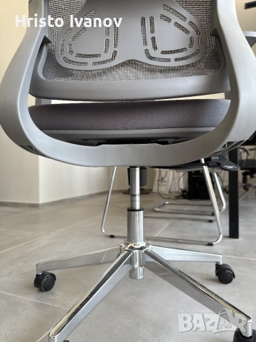 |НОВ| Ергономичен Oфис Стол Сив/Черен - 130€, снимка 3 - Столове за офис - 55116768