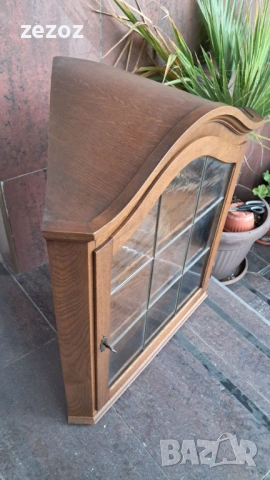 Ъглова стенна витрина масив, снимка 2 - Секции и витрини - 54262530