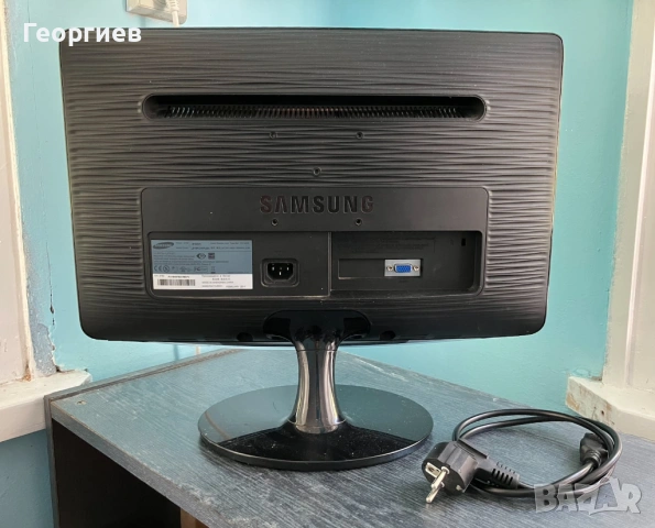 19 " Монитор Samsung B1930N (LCD  HD ), снимка 2 - Монитори - 54713841