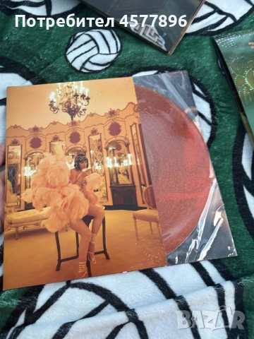 Taylor Swift Midnights jade green vinyl и The life of a showgirl vinyl. , снимка 4 - Грамофонни плочи - 55174567