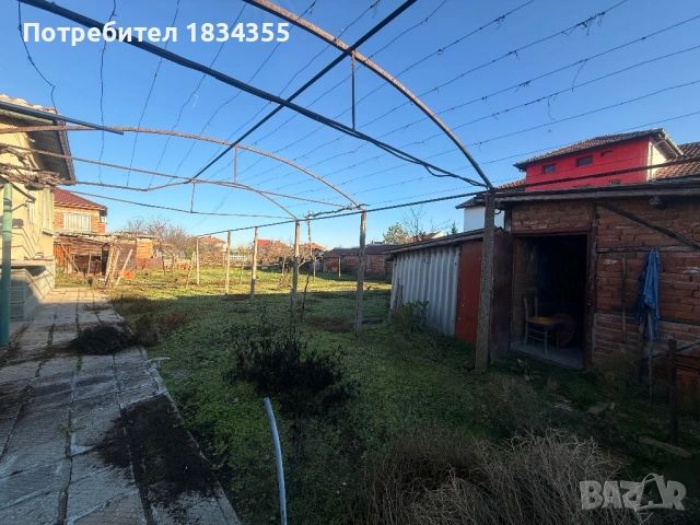 ОТ СОБСТВЕНИК ! Къща в кв. Болярово , гр. Хасково с голям двор , допълнителни постройки и два гаража, снимка 5 - Къщи - 54547270