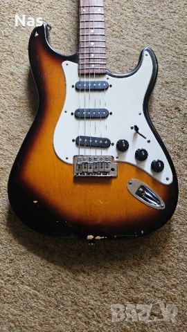 Продавам електрическа китара, снимка 9 - Китари - 54246444