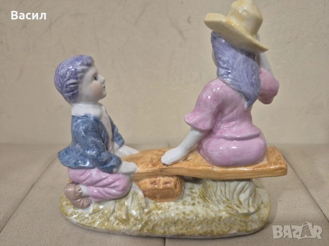 Порцеланова фигура , снимка 2 - Антикварни и старинни предмети - 54150479