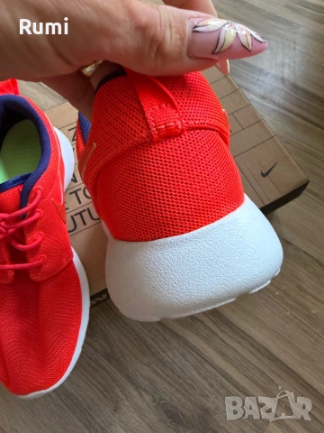 Оригинални нови маратонки NIKE ROSHE RUN! 38,5 н, снимка 6 - Маратонки - 54768288
