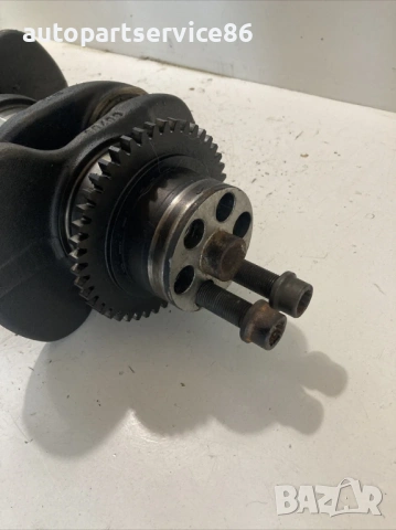 Колянов вал за Mercedes 817 Om904 Ecopower 1117 4 цилиндъра (1997) 90400 , снимка 2 - Части - 53961365