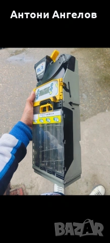 Вендинг монетник mei