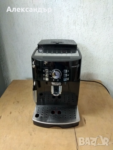 Кафеавтомат De’Longhi Magnifica-S, снимка 3 - Кафемашини - 54967961