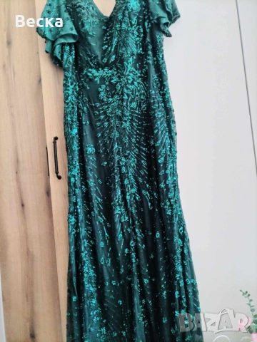 Официална зелена рокля