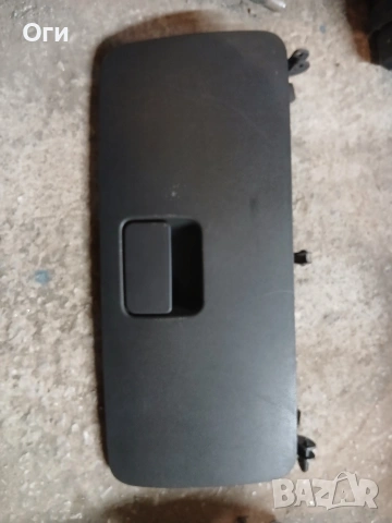 Вратичка за жабка от Сеат Ибиза и Кордоба 99-01г.