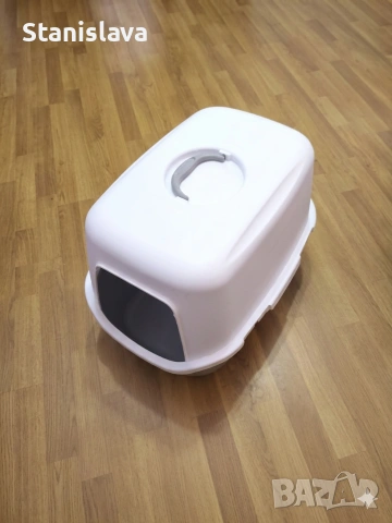 Голяма тоалетна за коте, закрита