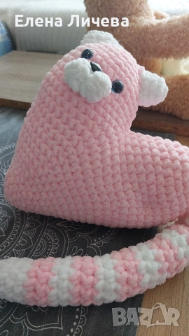 Две ръчно пленени играчки