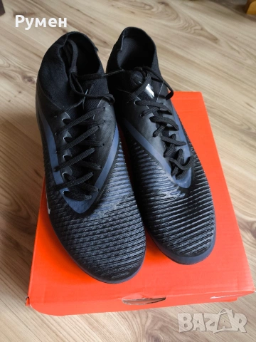 Два модела футболни обувки NIKE, снимка 2 - Спортни обувки - 54986841
