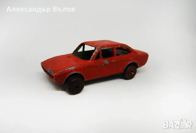 Стара Рядка метална количка FIAT 124 Sport 1600 Playart Хонконг - За реставрация, снимка 2 - Колекции - 55395114