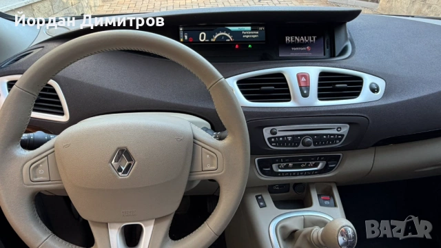 Renault Scenic 1.4 Tce 131 к.с., снимка 9 - Автомобили и джипове - 54335119