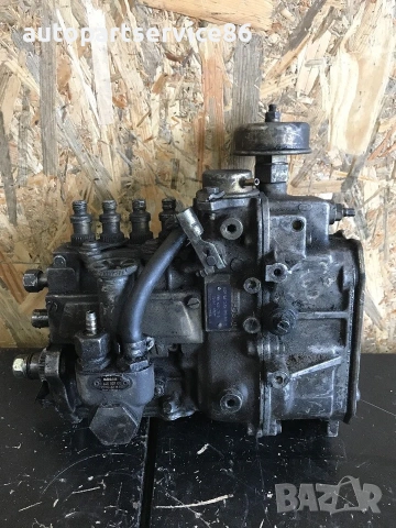 Горивна помпа Bosch за Mercedes OM616 (0400074896 / 6160708301)