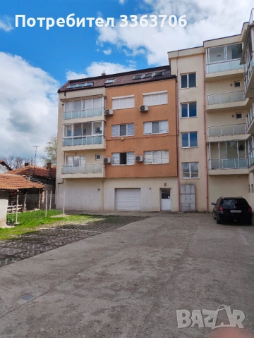 давам двоен гараж под наем 