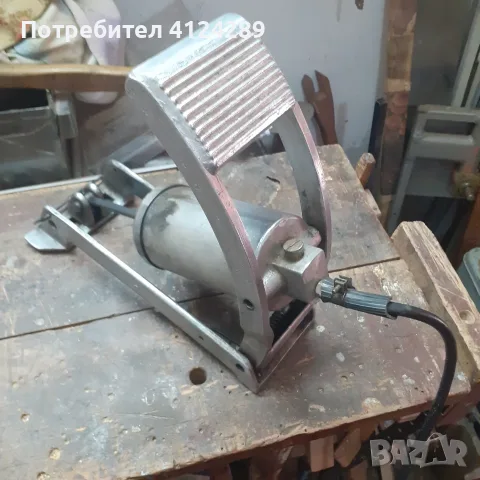 Крачна алуминиева помпа, снимка 3 - Аксесоари за велосипеди - 55321257