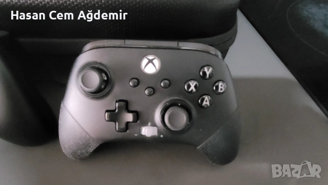 Xbox Series S with 4 Controllers and Accessories + 1 Month of Gamepass Ultimate, снимка 4 - Xbox конзоли - 54893473