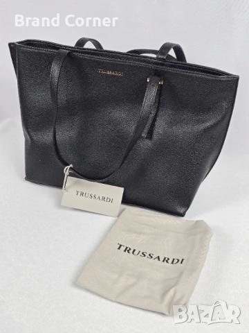 Нова дамска чанта Trussardi - черна