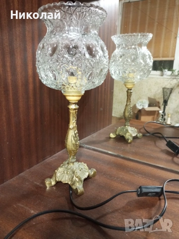 Красива старинна нощна лампа от масивен бронз