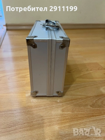 Малък алуминиев куфар, снимка 3 - Куфари с инструменти - 54233977