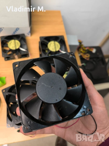 Мощни вентилатори на 12V / 1,95A