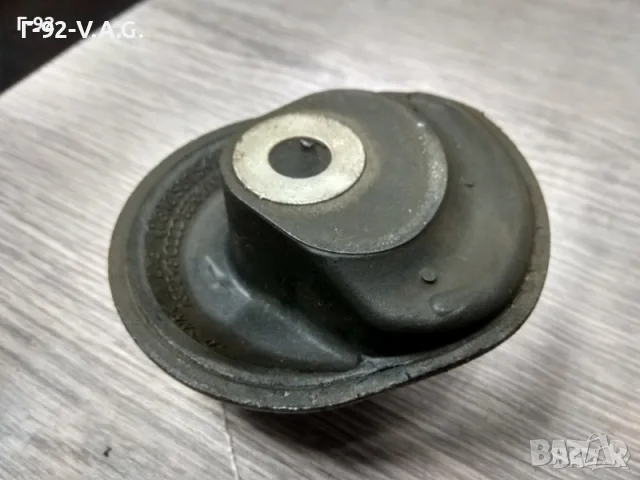 3A0501541*NEU*VAG***Тампон, заден мост* VW PASSAT 88 - , снимка 2 - Части - 55371933