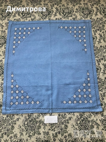 Карета бродирани на обикновена панама