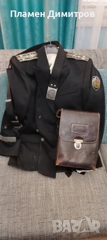 Продавам парадна униформа