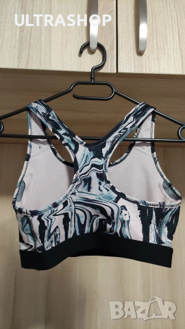 Дамски топ в отлично състояние Nike size S, снимка 7 - Корсети, бюстиета, топове - 55154650
