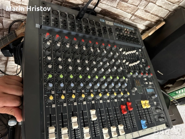 Миксер с усилвател SoundCraft SPIRIT 2x400v