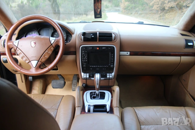 Porsche Cayenne, снимка 9 - Автомобили и джипове - 54378803