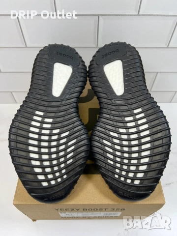 !НОВИ! Yeezy Boost 350 V2 | Black Reflective | + КУТИЯ, снимка 6 - Спортни обувки - 55283895