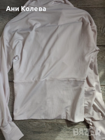 Дамско бяло оригинално горнище на Adidas, 34, UK8 , снимка 2 - Суичъри - 54740846