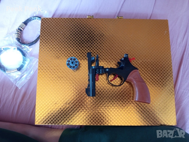 колекционерски револвер За деца с истински пътрони., снимка 2 - Антикварни и старинни предмети - 54252737
