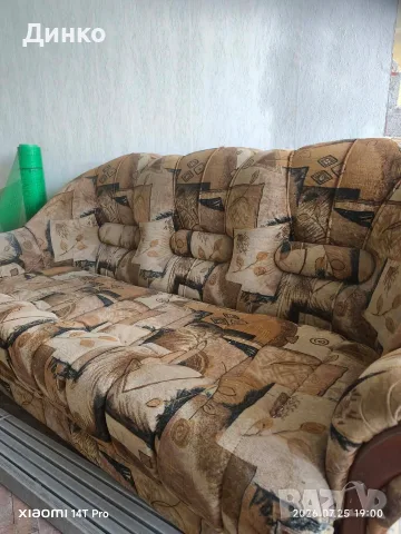 диван с два фотьойли и табуретки 