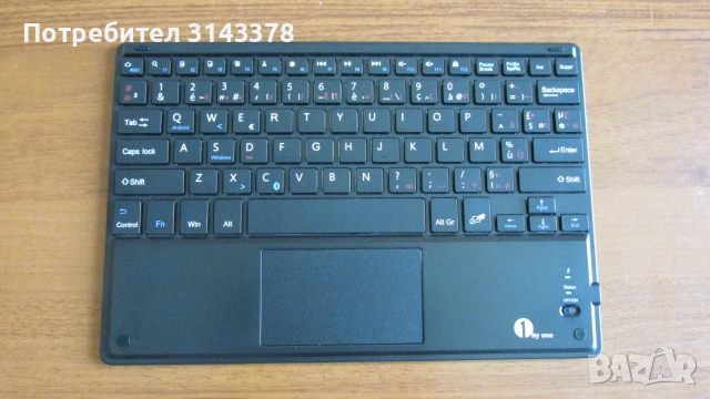 1 by One Ultra Slim Bluetooth с тъч клавиатура