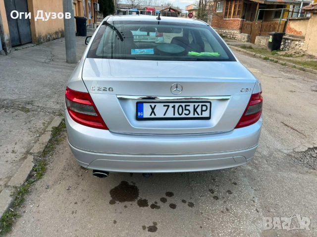 Мерцедес Ц 220, снимка 3 - Автомобили и джипове - 54513665