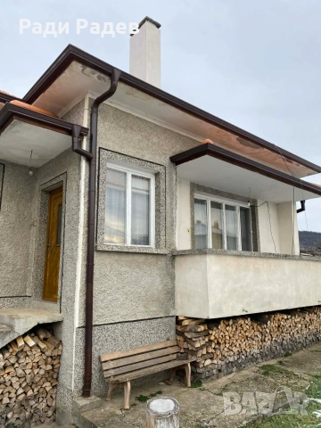 Монолитна къща с гараж и двор от 1462кв.м., снимка 3 - Къщи - 55130075