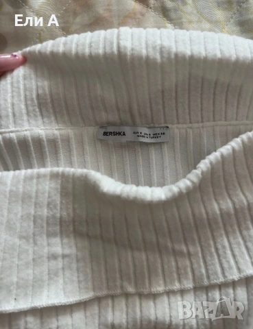 Блуза с паднали ръкави от Bershka, снимка 2 - Блузи с дълъг ръкав и пуловери - 54801181