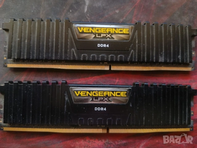 Продавам 2x8GB DDR4 3200 Corsair Vengeance LPX рам памет