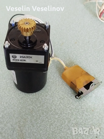 НОВ двигател Oriental Motor (100V, 4W) с редуктор 30:1