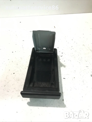 Пепелник преден за Nissan Almera N16 (2006) 68810BM400