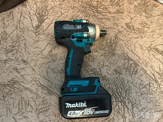 Безчетков ударен гайковерт Makita DTW300  18 V, 330 Nm, снимка 2 - Други инструменти - 55164912